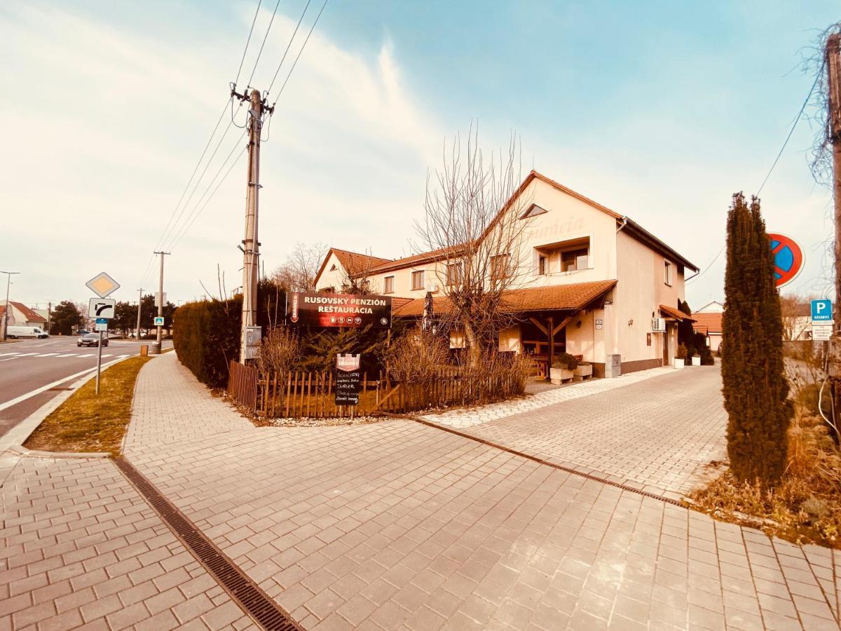 Rusovsky Penzion Bratislava Exterior foto