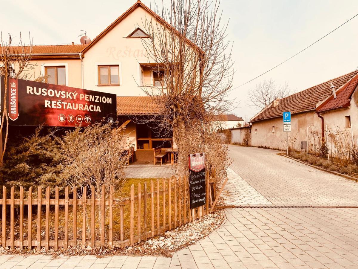 Rusovsky Penzion Bratislava Exterior foto
